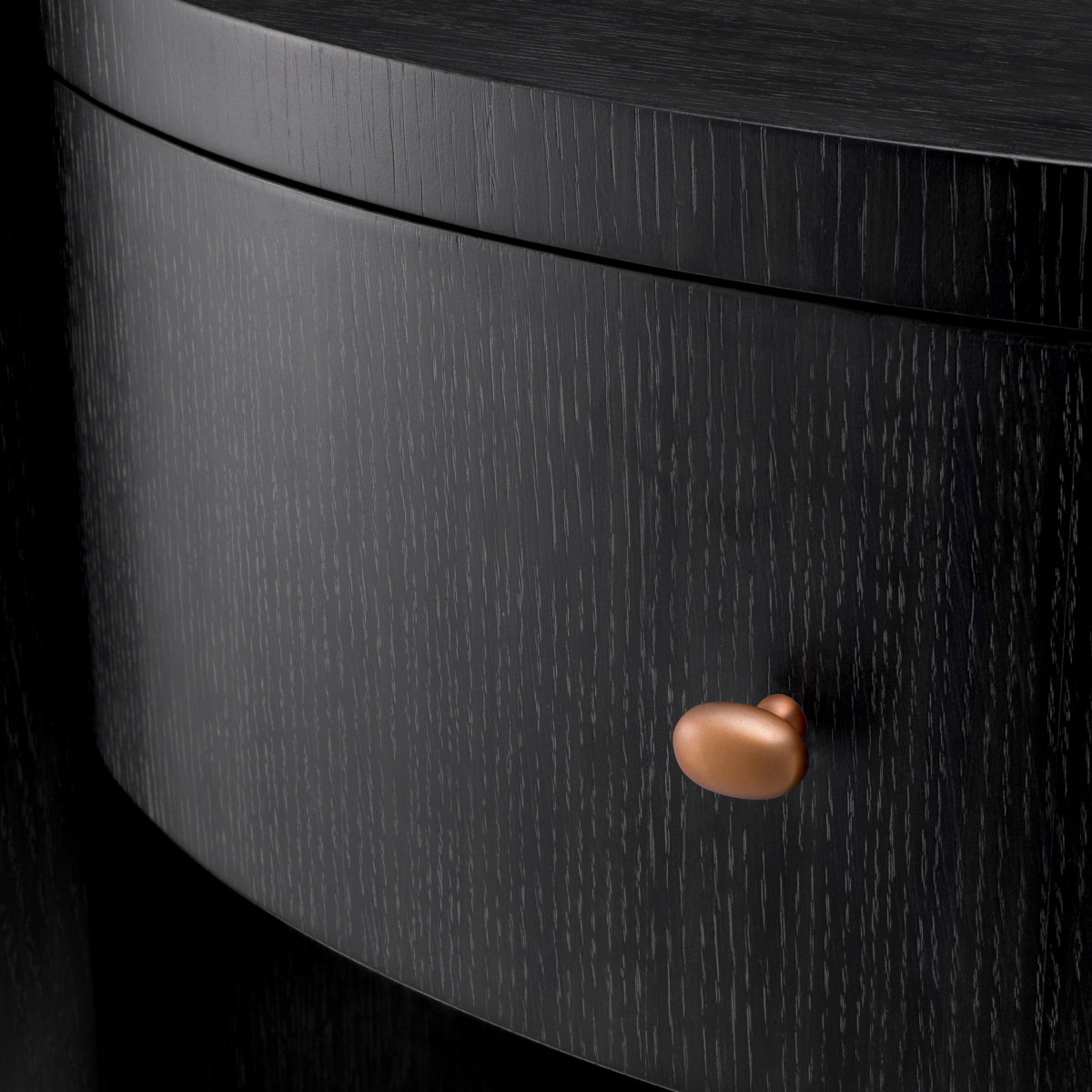 Naktsskapitis Rosemberg Eichholtz 80/56/60.5 cm Charcoal grey oak veneer/brushed brass finish