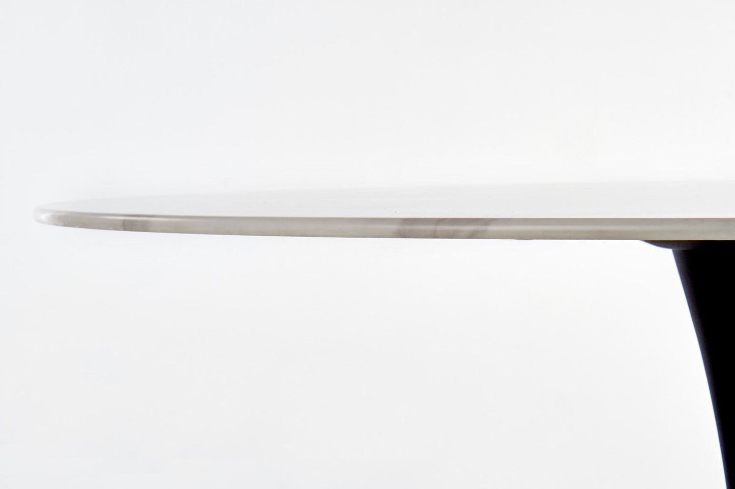 AM apaļais galds, augša - marmors, kāja - melna o 90/72 cm
