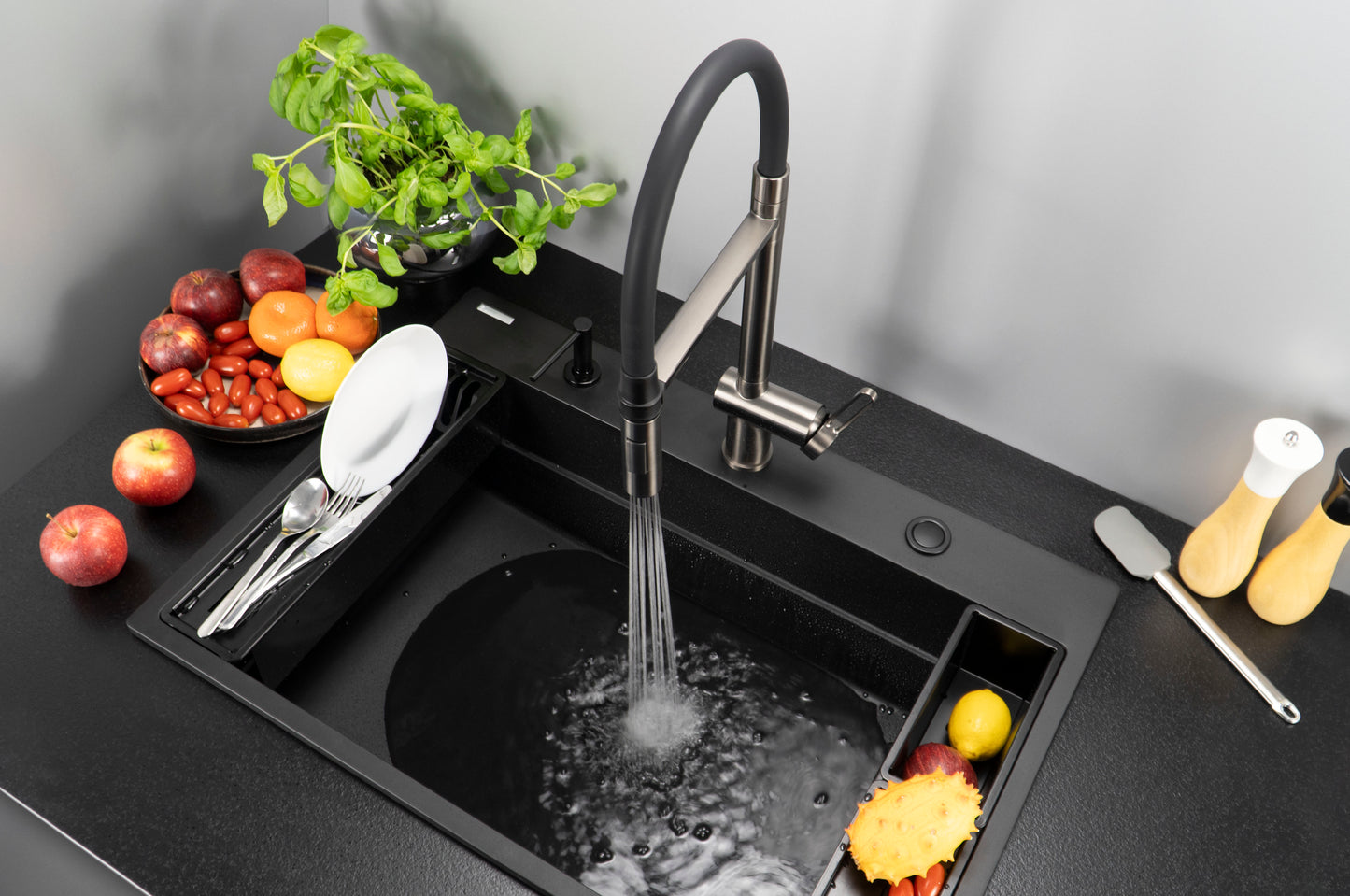 Virtuves jaucējkrāns ar elastīgu izteku - 2 veidu strūklas Magnetic 533 mm titanium - N1 Home