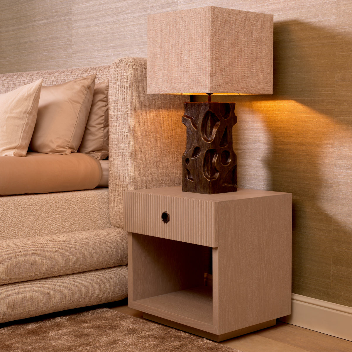 Naktsskapis Dimitrios Eichholtz Washed oak veneer/bronze finish