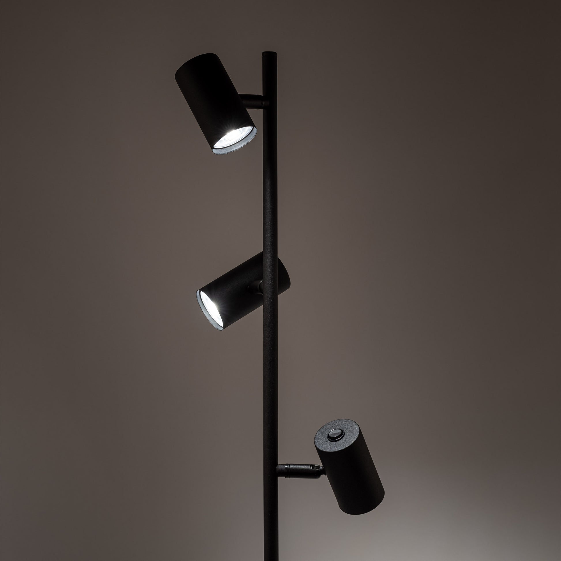 Stāvlampa Top 300 × 300 × 1500 mm melns - N1 Home
