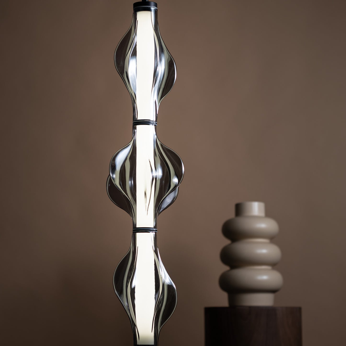 LED piekaramā lampa Elvis 22W 18/18/210 cm melns