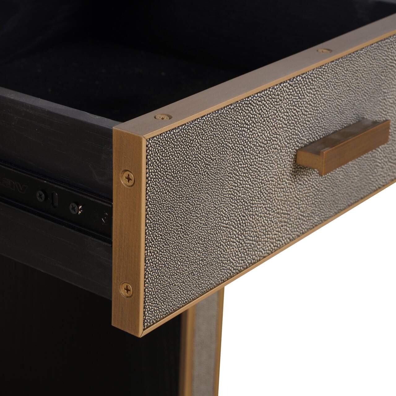 Naktsskapis Bloomville Richmond Interiors 51/66/42 cm brass shagreen incl. glass top