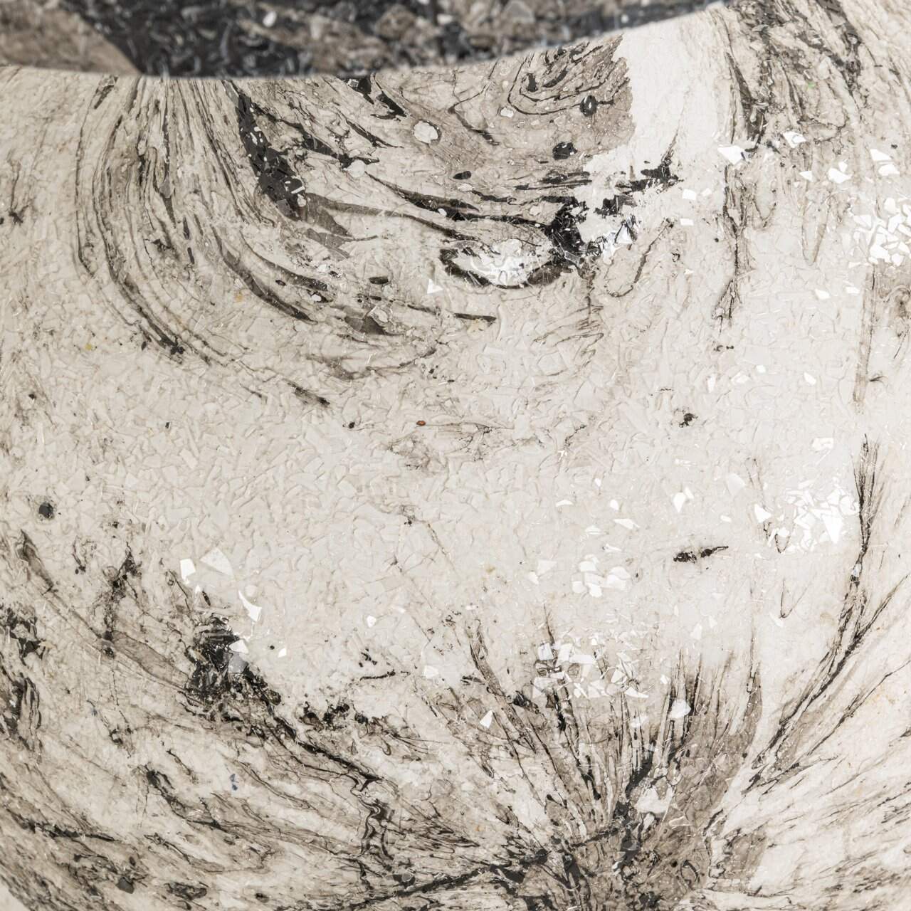 Galda lampa Cecile Richmond Interiors 40/40/78 cm melns/balts