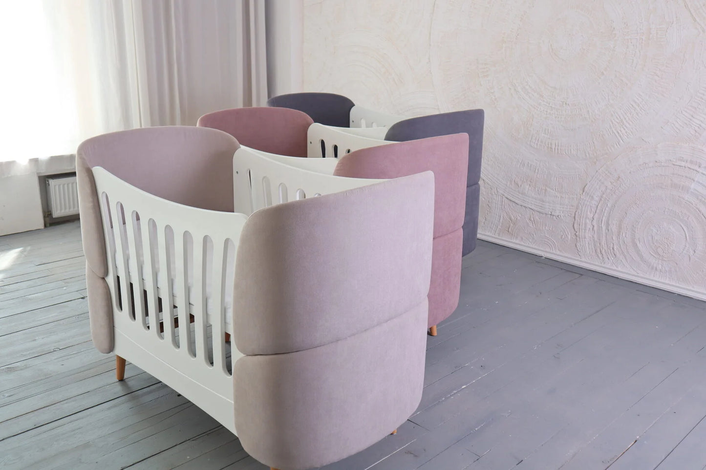 Ovāla bērnu gultiņa Transformers Fly Bed velvet 145/104/66 cm violeta krāsa - N1 Home