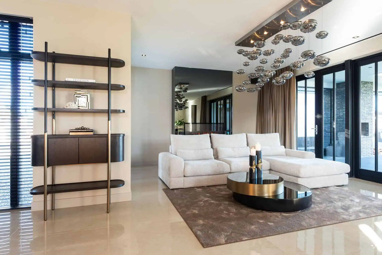 Kafijas galdiņš Slice Richmond Interiors 35/112/112 cm melns/zelts - N1 Home