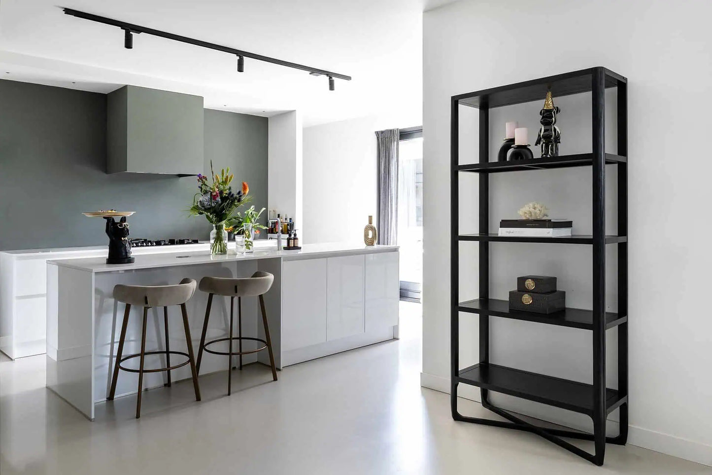 Dekoratīvs priekšmets Richmond Interiors Icebear 40/16/14 cm melns - N1 Home