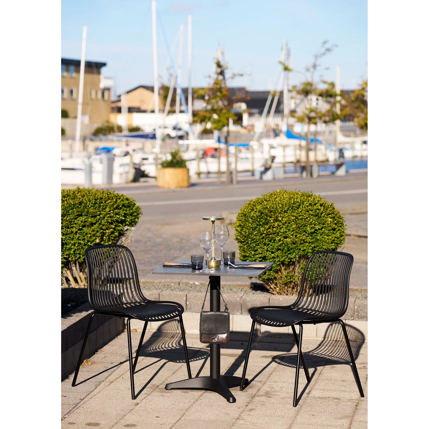 Galds Bistro Alta 60/60/73 cm pelēks/melns