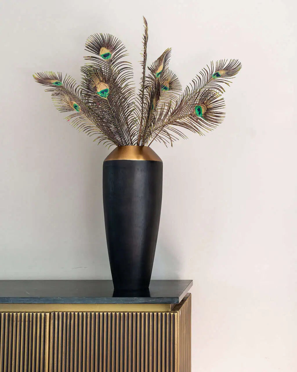 Ironville kumode ar 4 durvīm Richmond Interiors 86/160/40 cm zelts - N1 Home