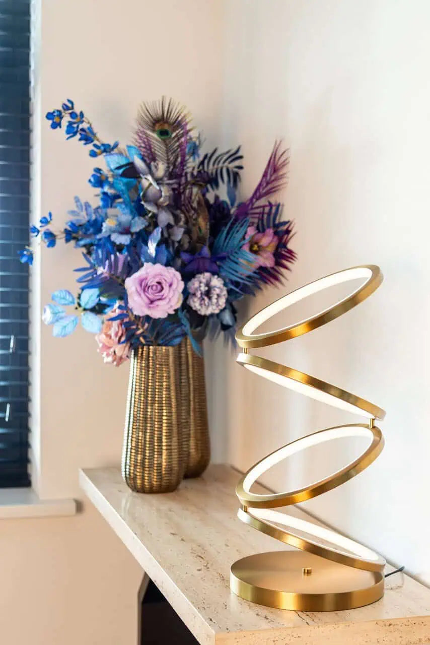 Galda lampa Richmond Interiors Jaimin 53/25/25 cm zelts - N1 Home