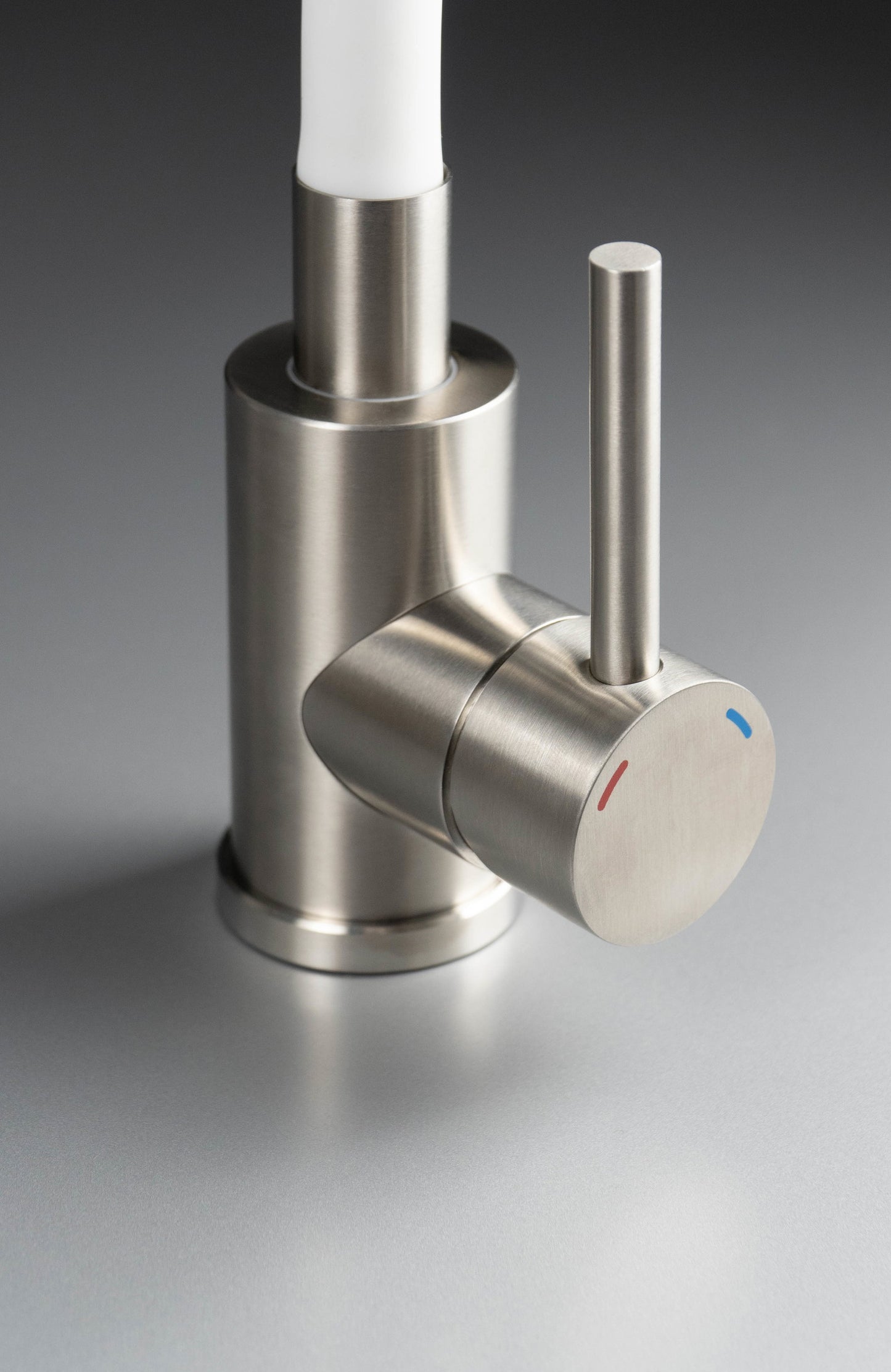 Virtuves maisītājs ar elastīgu uzgali Luno 38 cm melns/hroms - N1 Home