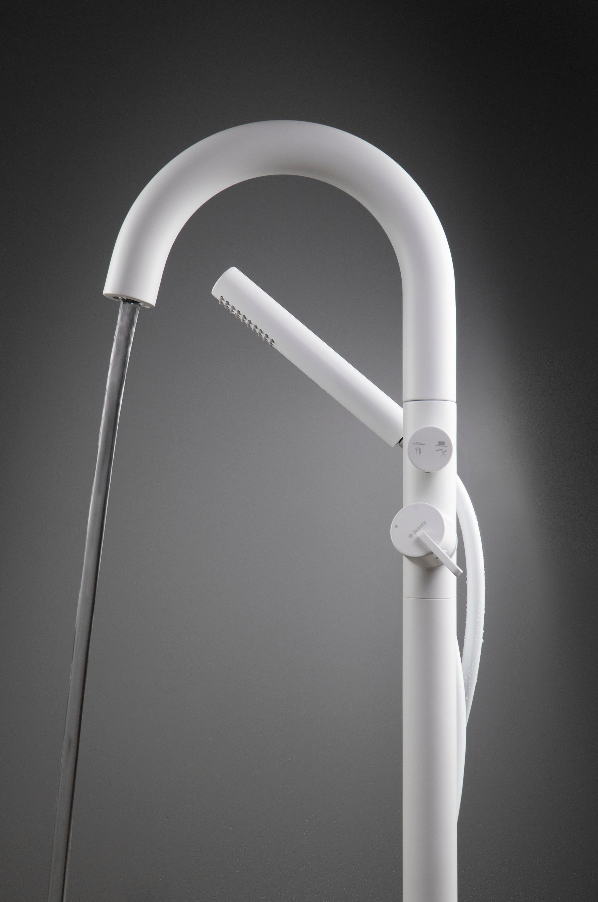 Vannas maisītājs, brīvi stāvošs, ar dušas komplektu Silia 150 cm nero - N1 Home