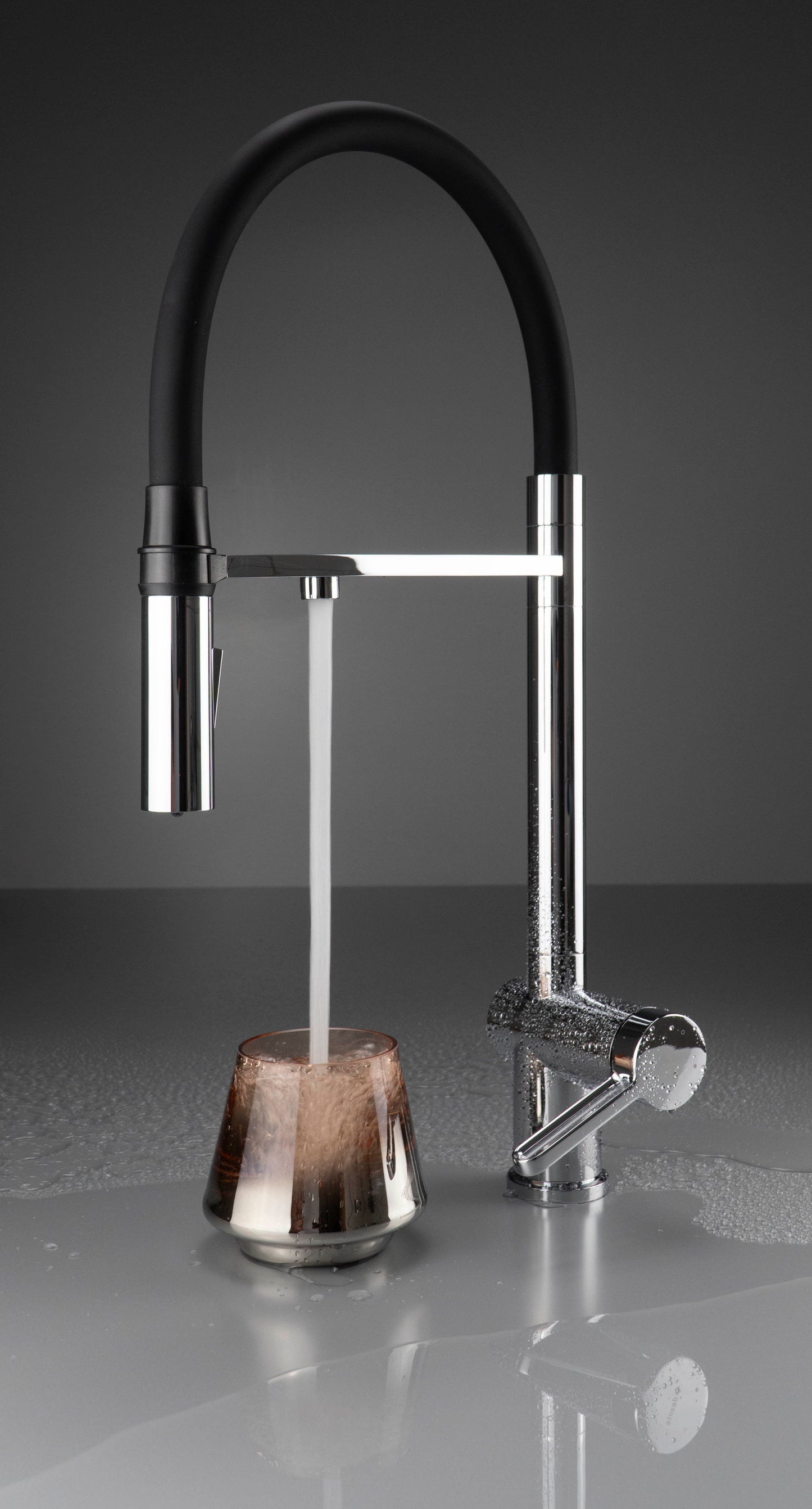 Virtuves jaucējkrāns ar ūdens filtra pieslēgumu un elastīgu snīpi Magnetic 549 mm hroms - N1 Home