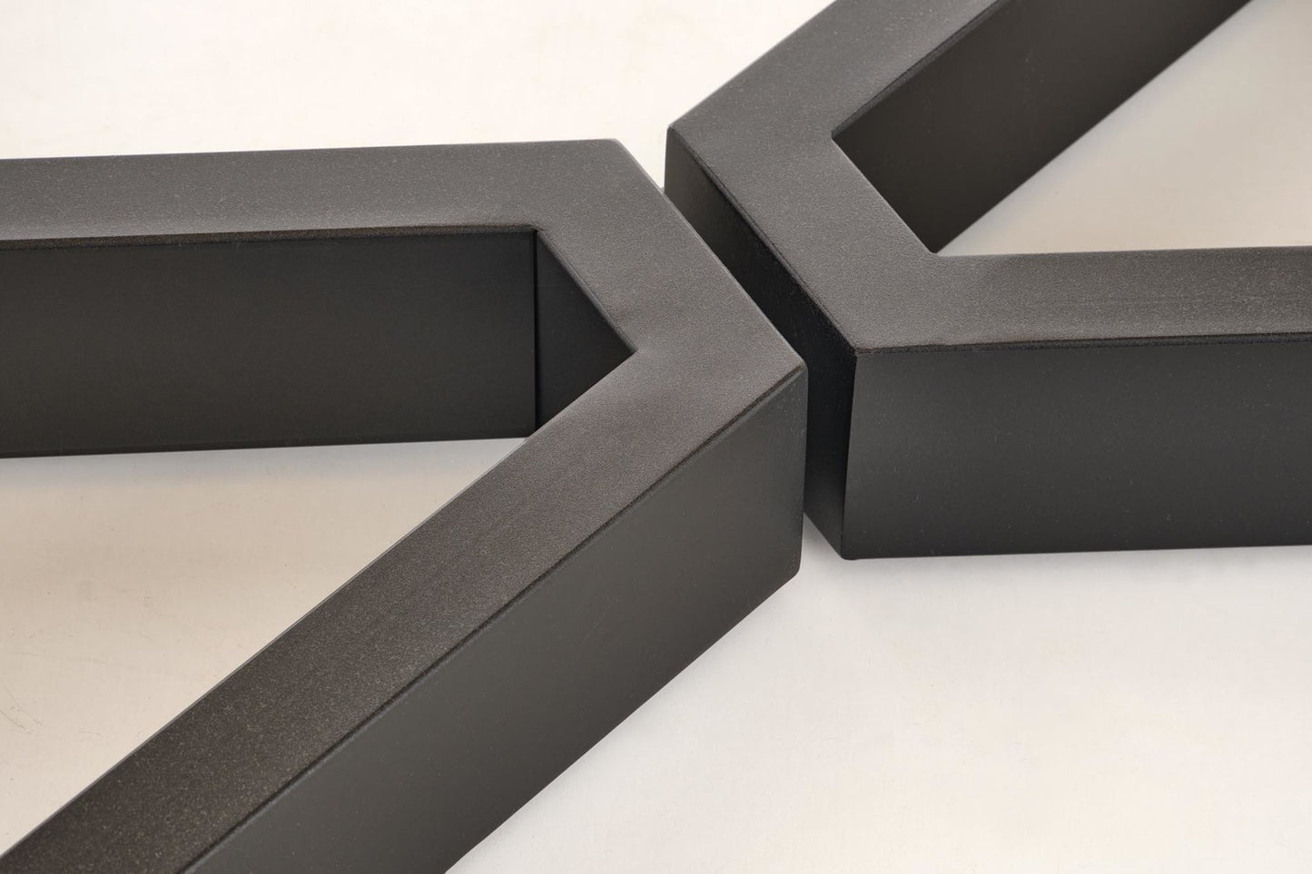 Galds Massi 2 160/90/77 cm ozols/melns - N1 Home