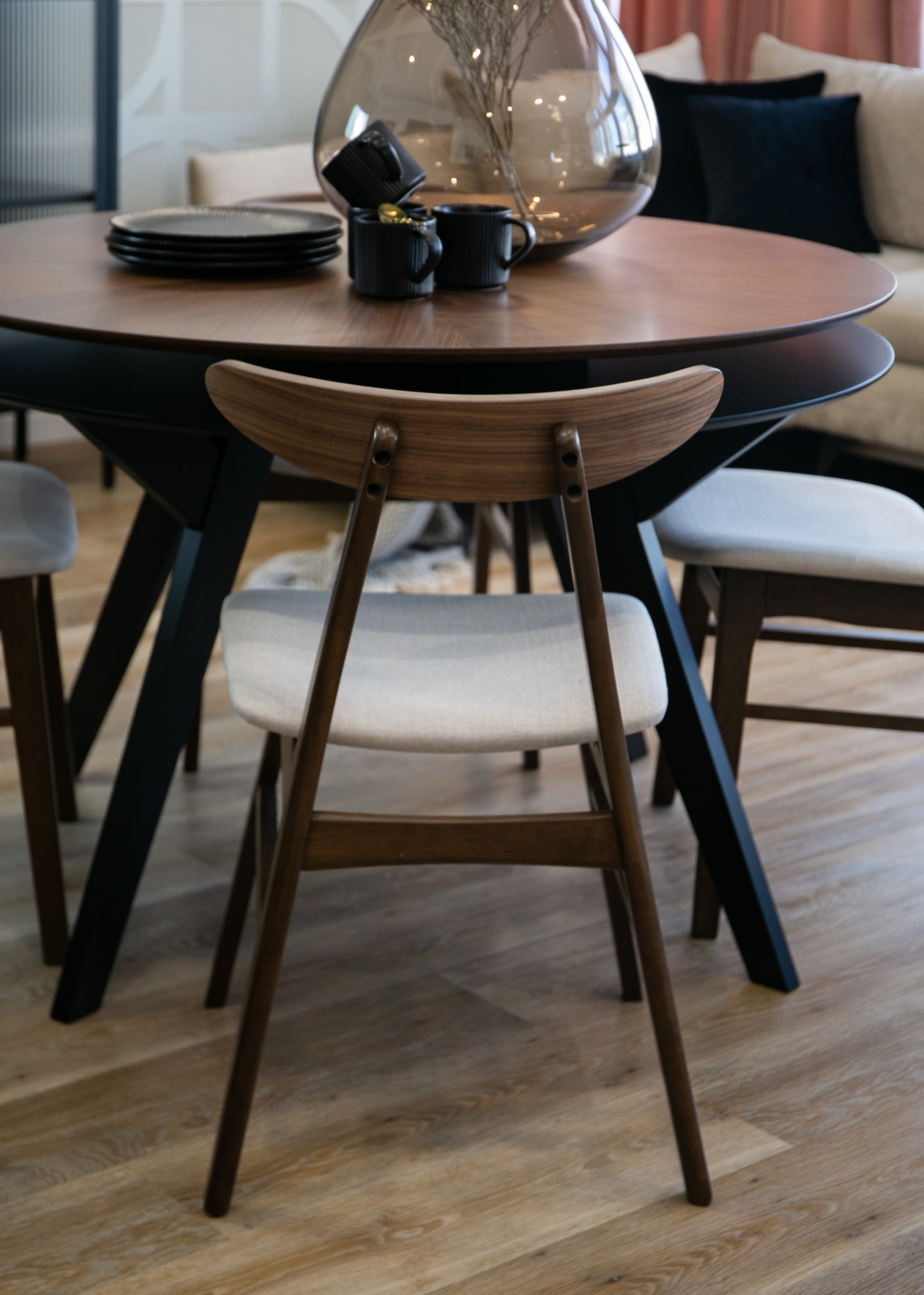 Krēsls Gudli 77/49/52 cm rieksts/bēšs - N1 Home