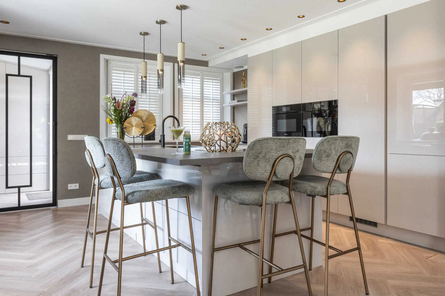 Svečturis Jaimy gold Richmond Interiors 27/33/33 cm zelts - N1 Home