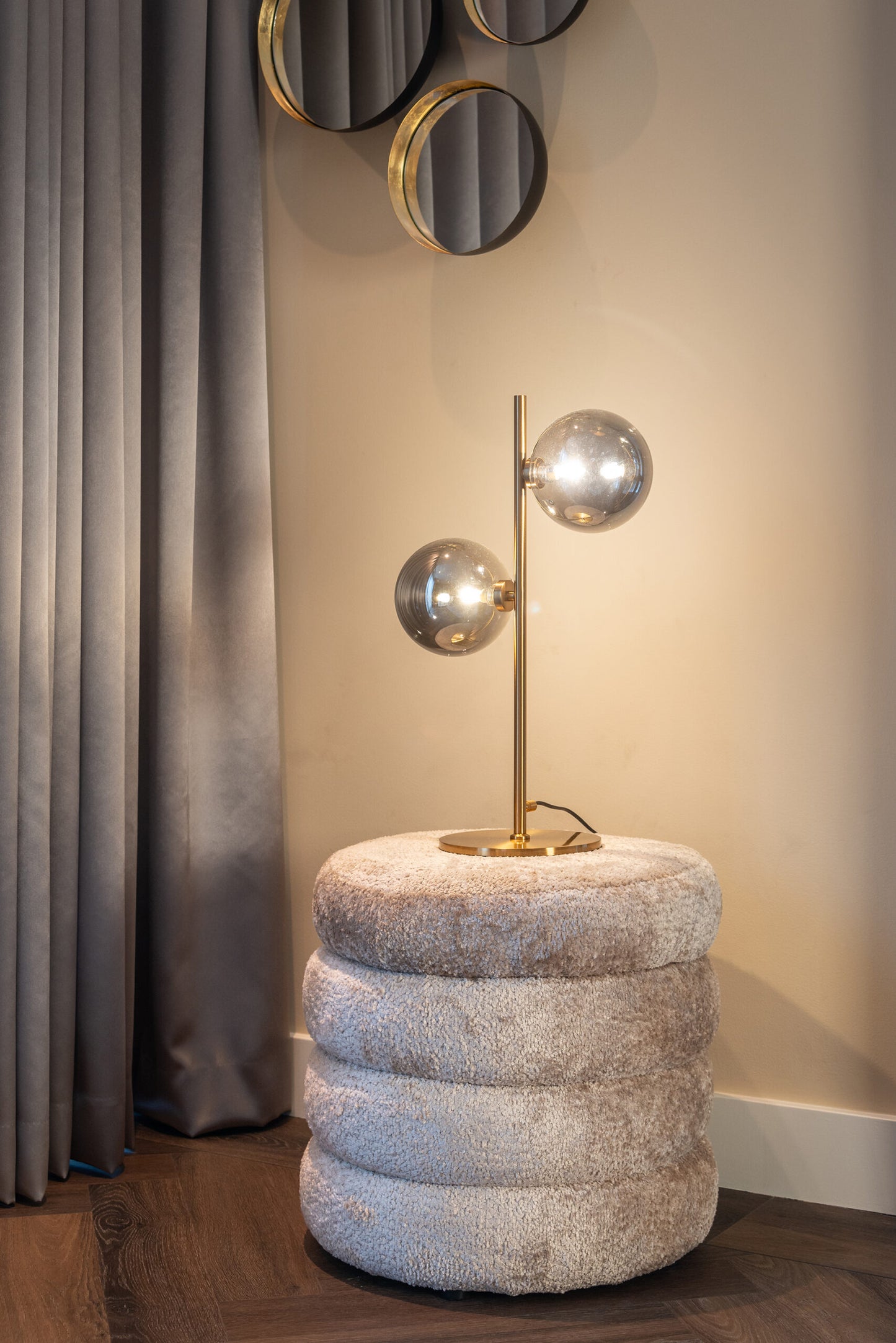 Galda lampa Richmond Interiors Lise 55/34/20 cm zelts - N1 Home