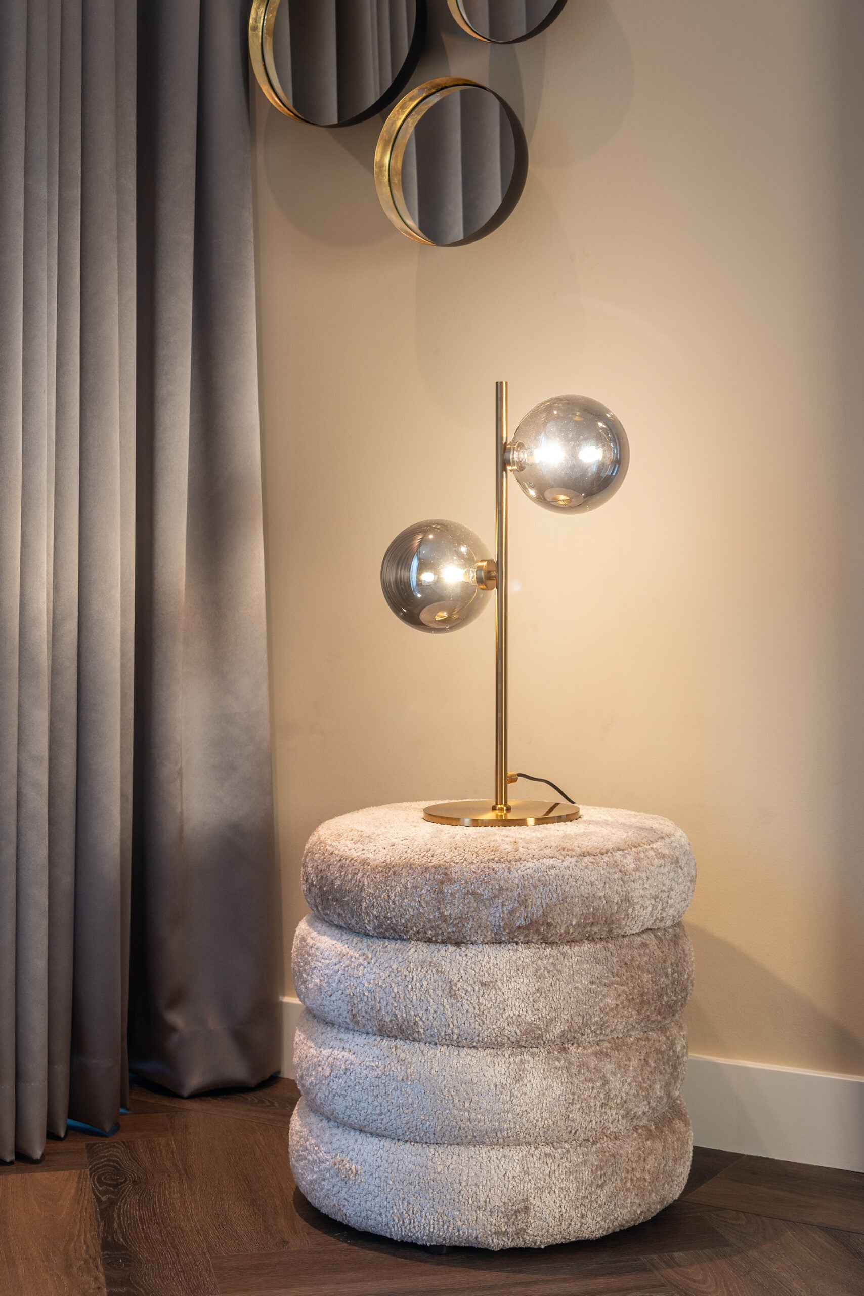 Galda lampa Richmond Interiors Lise 55/34/20 cm zelts - N1 Home