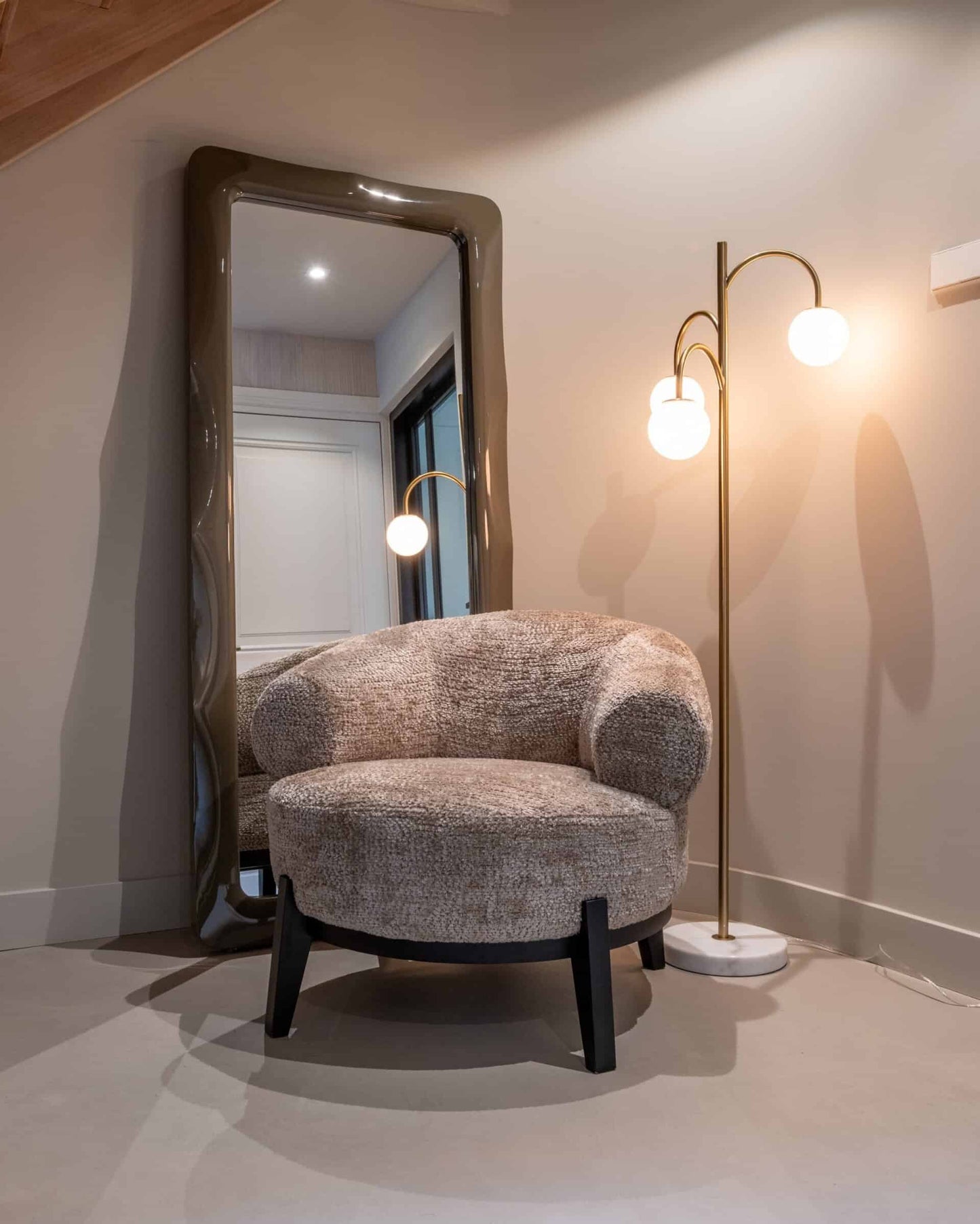 Stāvlampa Janou Richmond Interiors 46/155/42 cm zelts