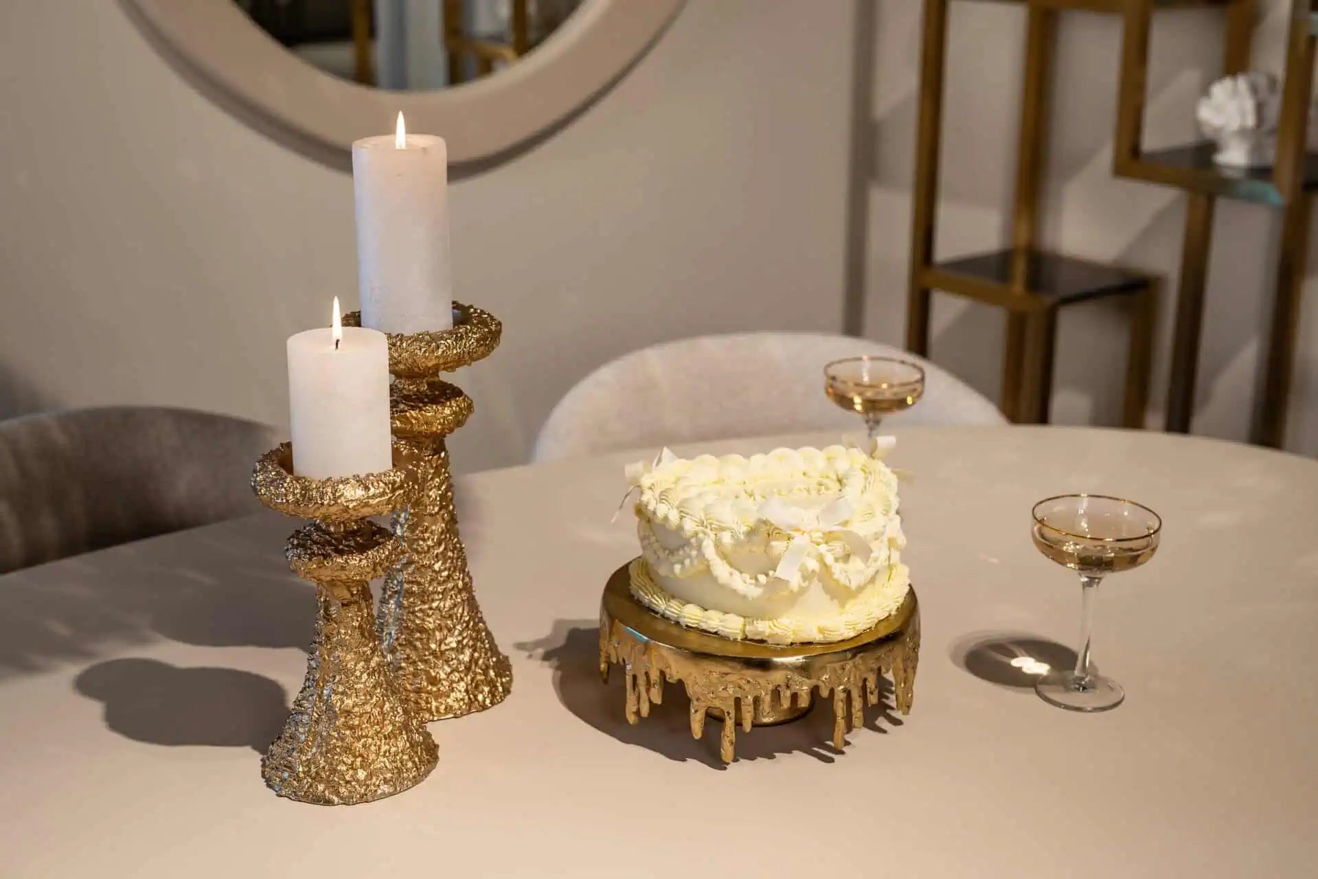 Galds Clayton beige Richmond Interiors 76/222/115 cm bēšs - N1 Home