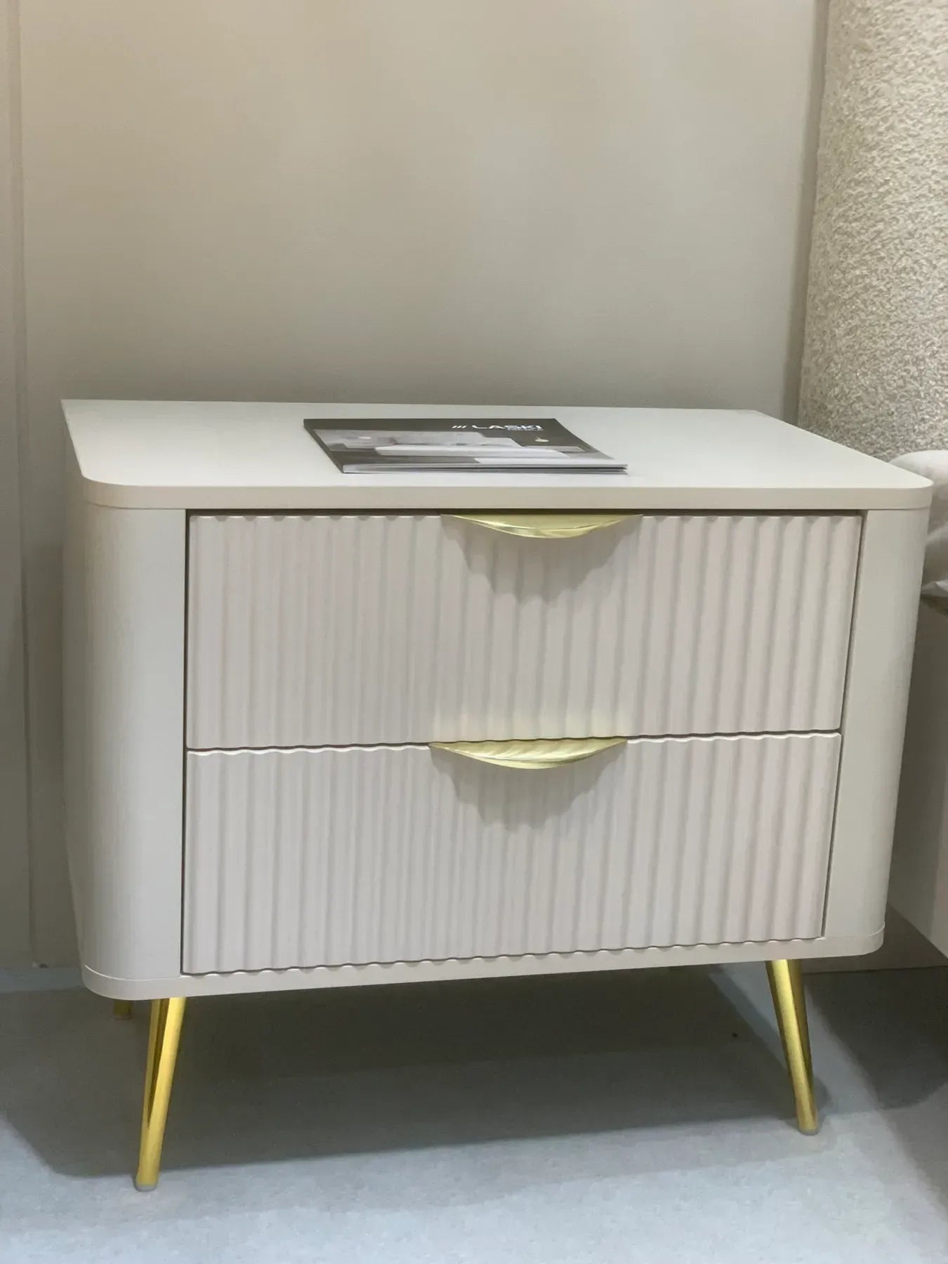 Naktsskapis Lanti 63/55/38 cm bēšs - N1 Home